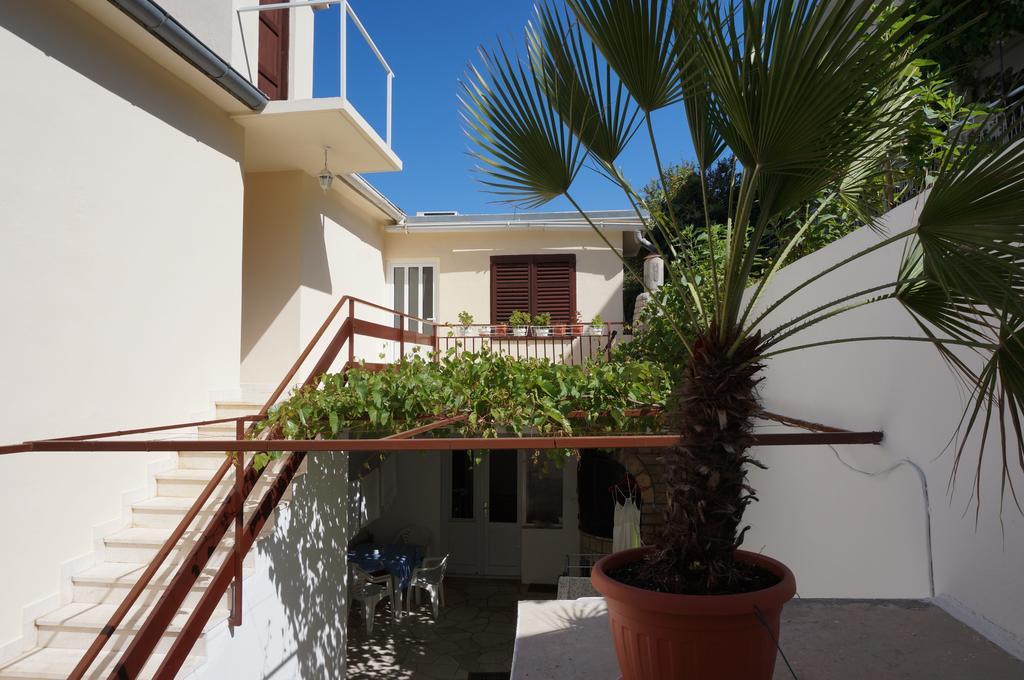 Rooms & Apartments Tepsa - Centre Đảo Hvar Ngoại thất bức ảnh
